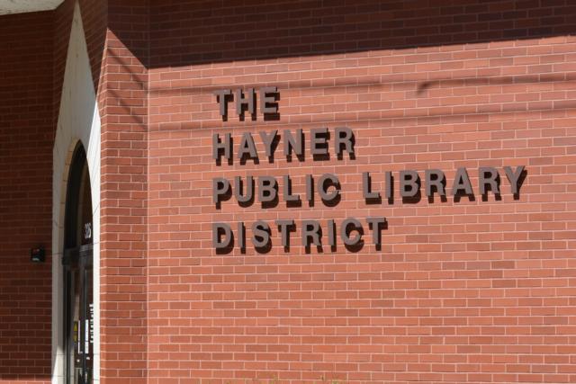 La bibliothèque Hayner accueillera une foire du livre d’auteur local, une journée portes ouvertes sur la généalogie et l’histoire locale et d’autres programmes en décembre