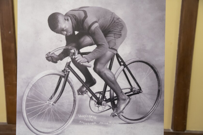 Les plans pour le sentier Kenwood L comprennent un monument au champion de cyclisme noir Marshall « Major » Taylor, qui a remporté un championnat du monde en 1899 ainsi que deux titres nationaux de cyclisme de vitesse en 1899 et 1900.